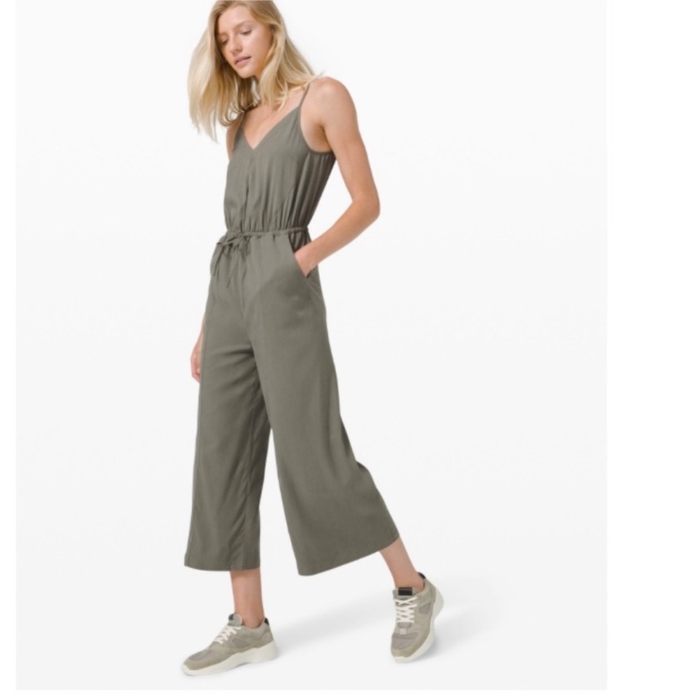New! Lululemon Day To Night Jumpsuit Sage Gray Travel Wide Leg Size 10‎ LW1CQ2S